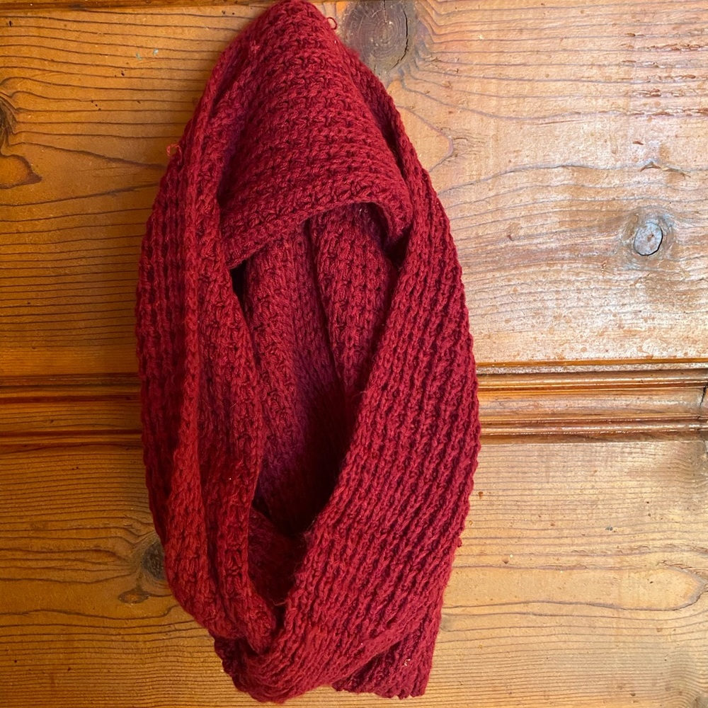 Three scarfs (infinity)